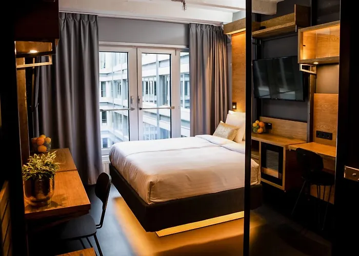 Ginn Elbspeicher Hotel 4*